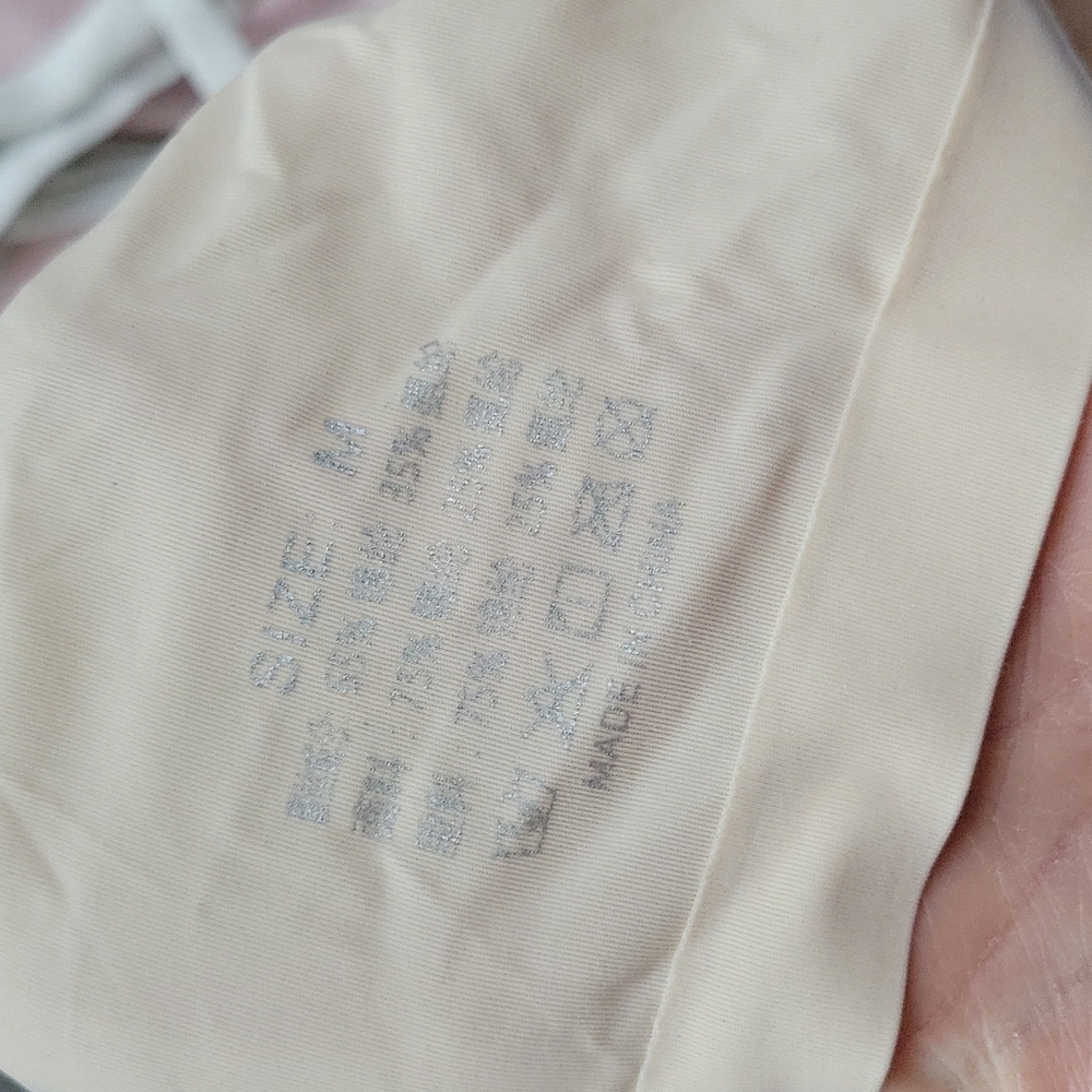 Bras - Picture 6 of 6